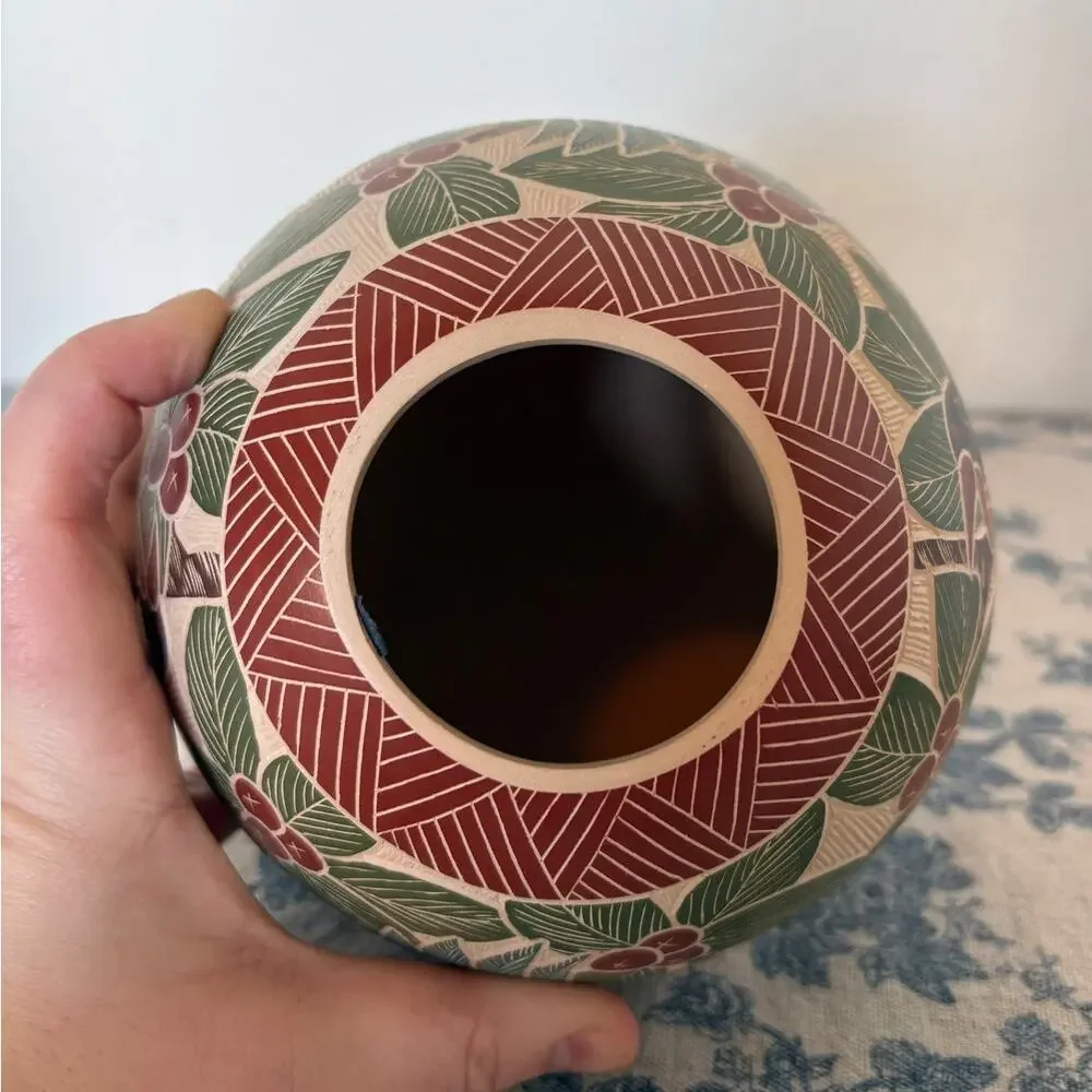 Mata Ortiz Pottery 2 Birds Design by Heri Mora Vase